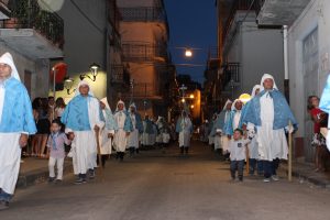 Cerami (Enna) - Confrati in processione