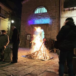 17 Gennaio - Festa di Sant'Antonio Abate a Troina - Accensione della Pagghiara